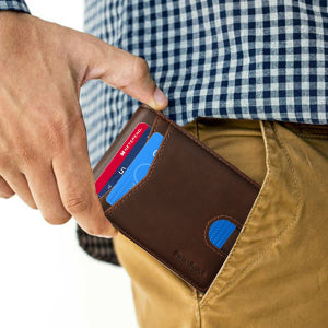 SwanScout 101S Wallet Integrates a Tracker Holder, Enabling You to Track the Wallet and Reduce the Risk of Losing it. SwanScout 101S Wallet for SmartTag & SmartTag Plus Compatible with SmartTag & SmartTag Plus Not Includes SmartTag & SmartTag Plus With Innovative Design on Function & Stylish Design on Appearance, Our Wallets Can Both Meet Your Daily Use and Match Your Fashion Style.