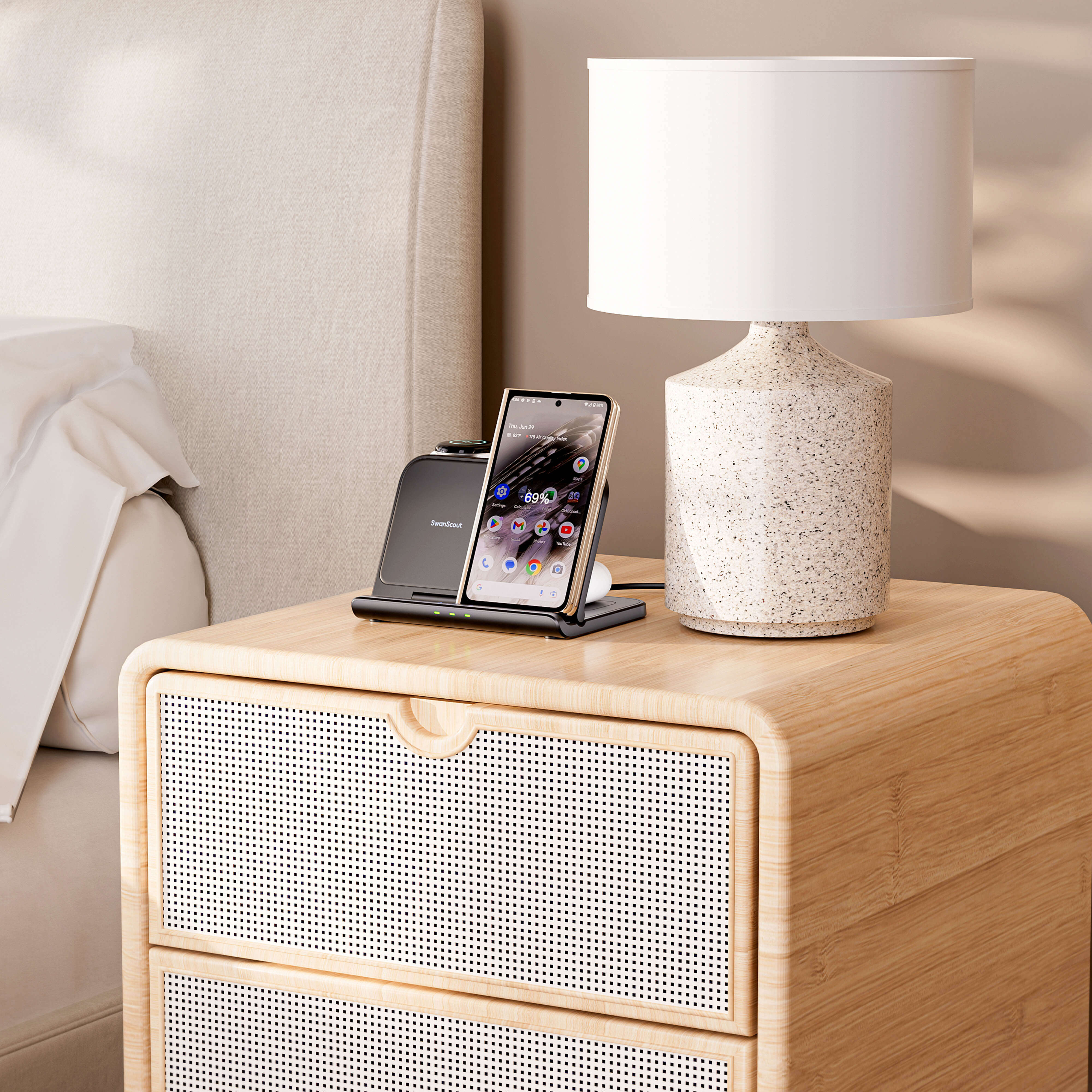 SwanScout 705G丨Foldable & Portable 3-in-1 Wireless Charger for Google Products features a three-coil design, specially crafted for charging Google FOLD series phones. This powerful charger can handle multiple devices simultaneously and is both foldable and portable for maximum convenience.